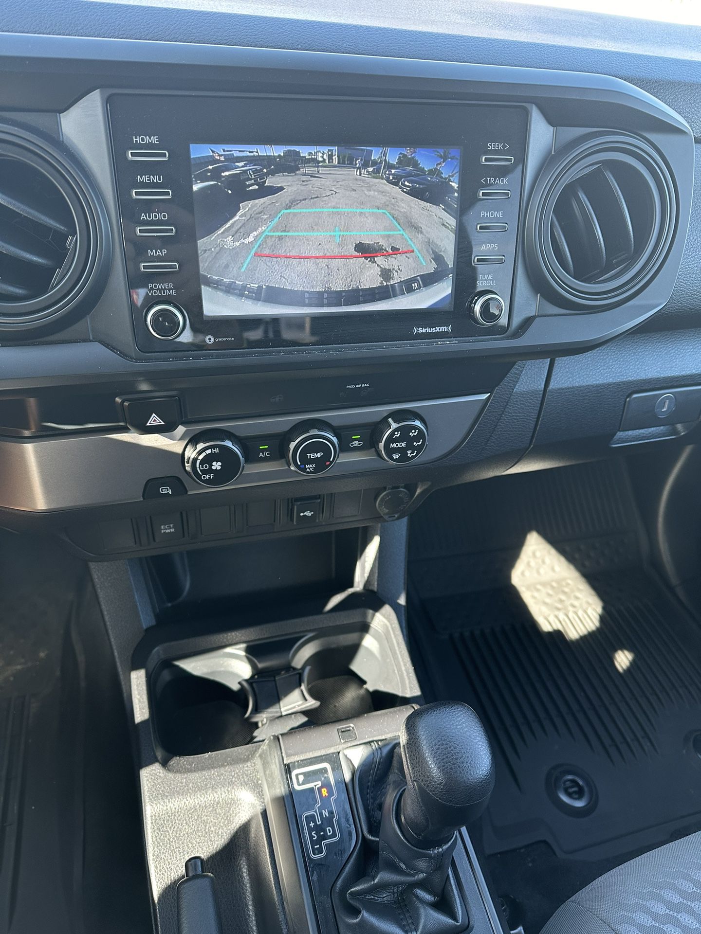 used toyoa tacoma 2022 - interior view 2